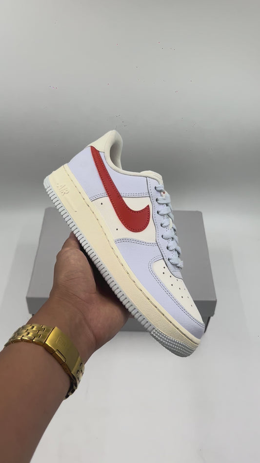 NIKE AIR FORCE 1 '07